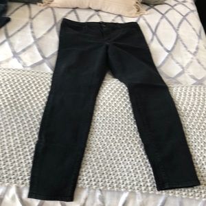 J Brand Skinny jean. Black. Size 31